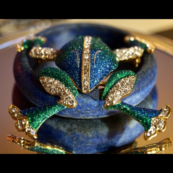 Sparkly Rhinestone Costume Frog Brooch - Picture 7 of 8